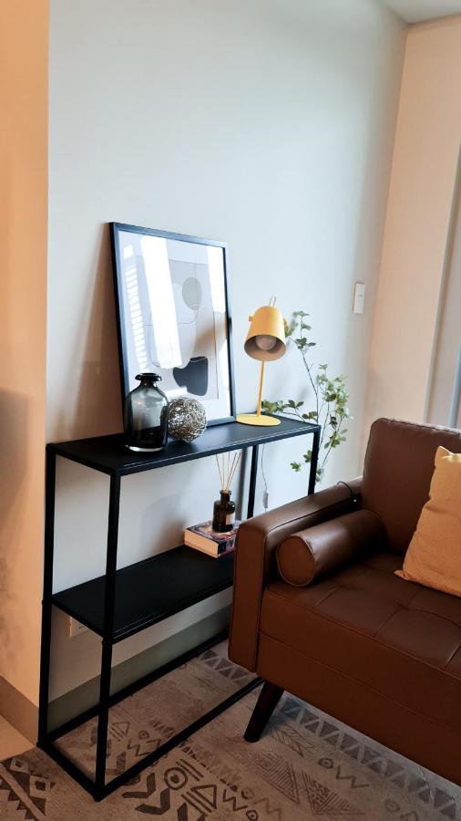 Luxe Bonifacio Global City Taguig Uptown Condo Hotel 1 Bedroom Suite Exterior photo