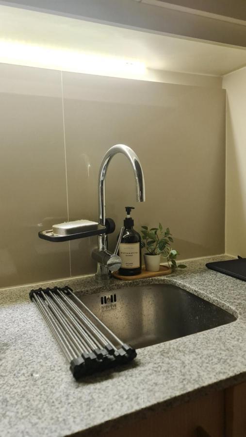 Luxe Bonifacio Global City Taguig Uptown Condo Hotel 1 Bedroom Suite Exterior photo