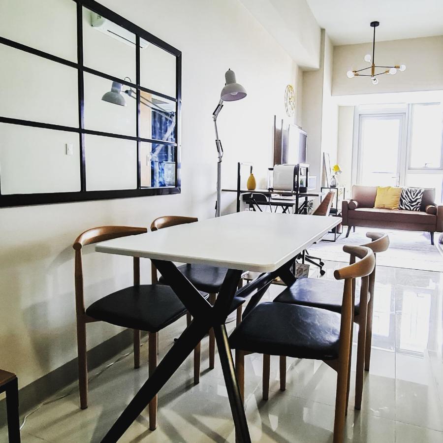 Luxe Bonifacio Global City Taguig Uptown Condo Hotel 1 Bedroom Suite Exterior photo